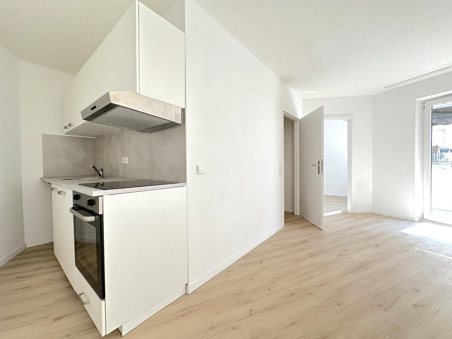 Pronájem bytu 2+1 46 m², Eltviller Straße 19, Wiesbaden, Hessen Pronájem bytu 2+1 46 m², Eltviller Straße 19, Wiesbaden, Hessen