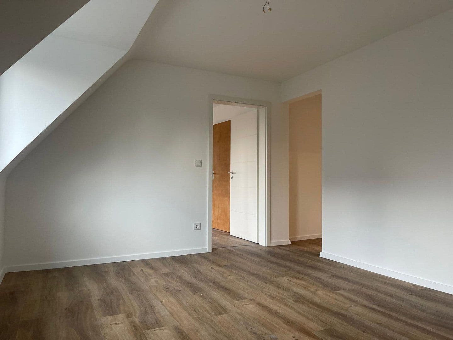 Pronájem bytu 2+1 39 m², Zeunerstr. 15, Essen, Severní Porýní-Vestfálsko Pronájem bytu 2+1 39 m², Zeunerstr. 15, Essen, Severní Porýní-Vestfálsko