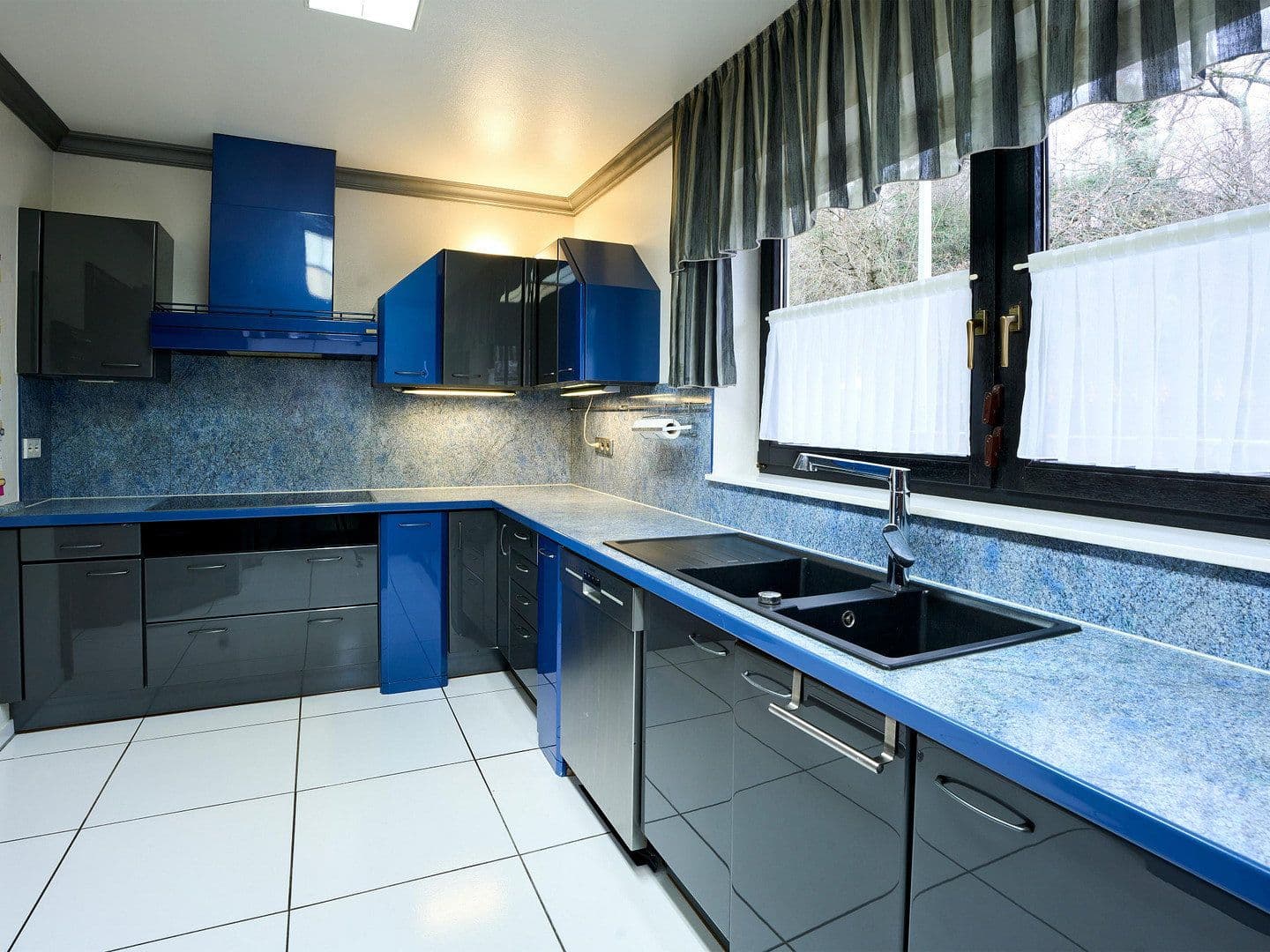 Prodej domu 332 m², pozemek 637 m², Untergruppenbach, Bádensko-Württembersko Prodej domu 332 m², pozemek 637 m², Untergruppenbach, Bádensko-Württembersko