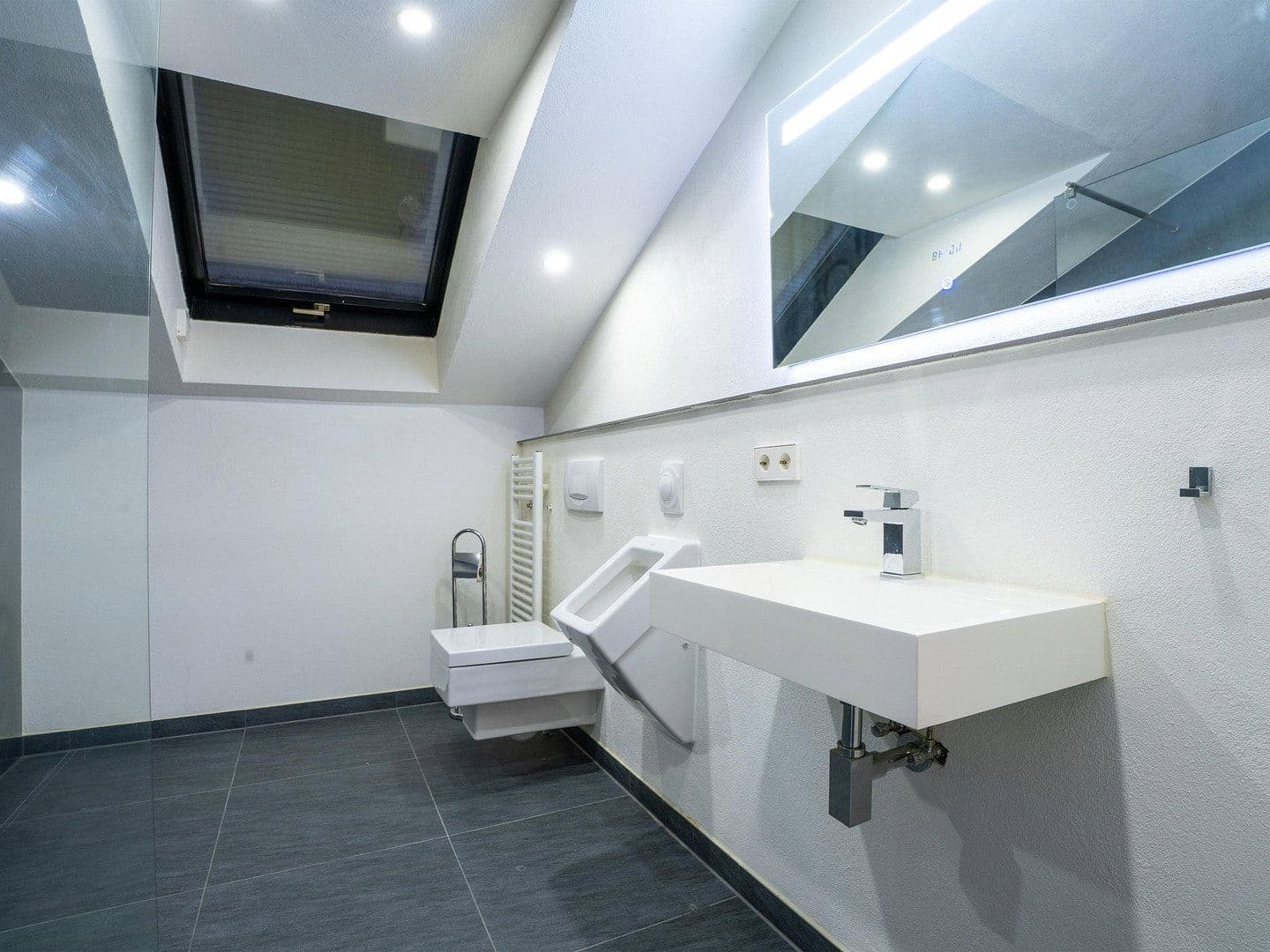 Prodej domu 332 m², pozemek 637 m², Untergruppenbach, Bádensko-Württembersko Prodej domu 332 m², pozemek 637 m², Untergruppenbach, Bádensko-Württembersko