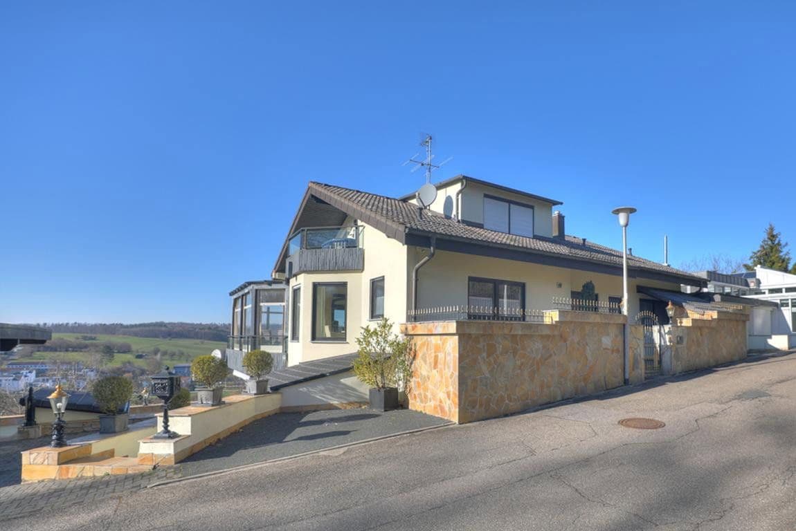 Prodej domu 332 m², pozemek 637 m², Untergruppenbach, Bádensko-Württembersko Prodej domu 332 m², pozemek 637 m², Untergruppenbach, Bádensko-Württembersko