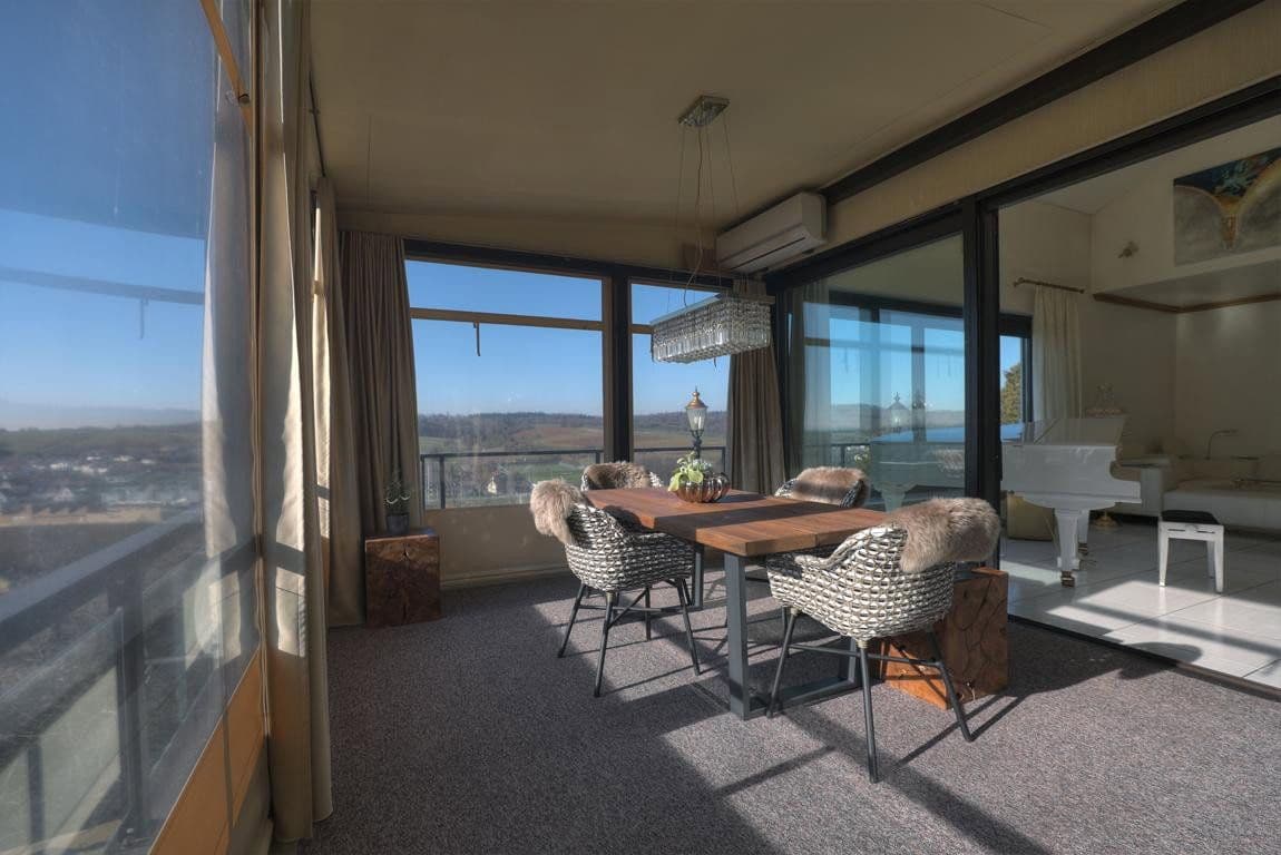 Prodej domu 332 m², pozemek 637 m², Untergruppenbach, Bádensko-Württembersko Prodej domu 332 m², pozemek 637 m², Untergruppenbach, Bádensko-Württembersko