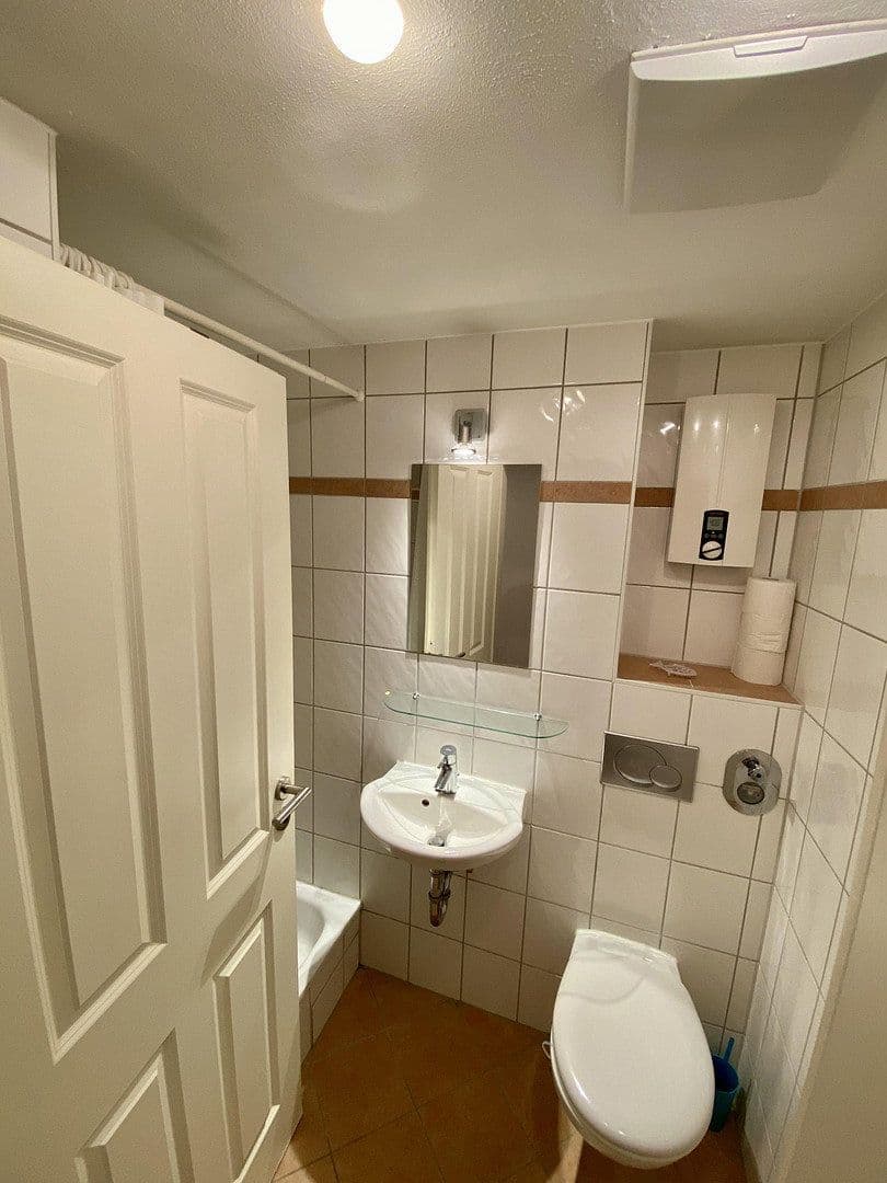 Pronájem bytu 2+1 40 m², Stuttgart, Bádensko-Württembersko Pronájem bytu 2+1 40 m², Stuttgart, Bádensko-Württembersko