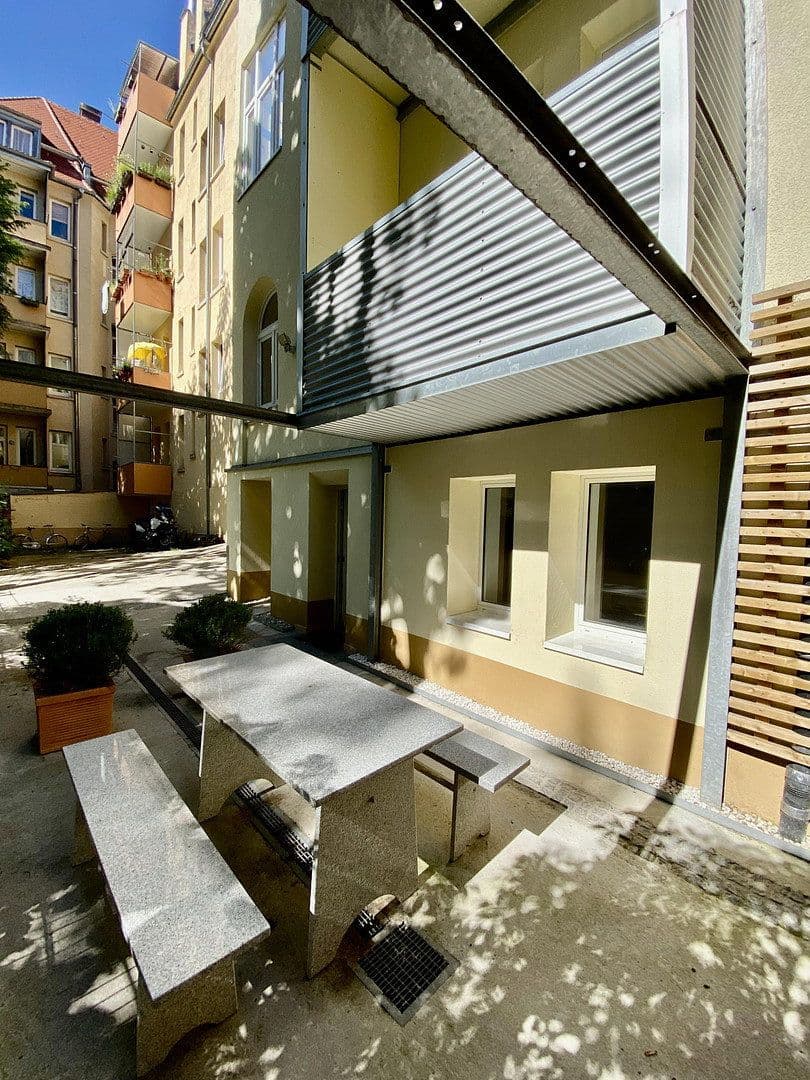 Pronájem bytu 2+1 40 m², Stuttgart, Bádensko-Württembersko Pronájem bytu 2+1 40 m², Stuttgart, Bádensko-Württembersko