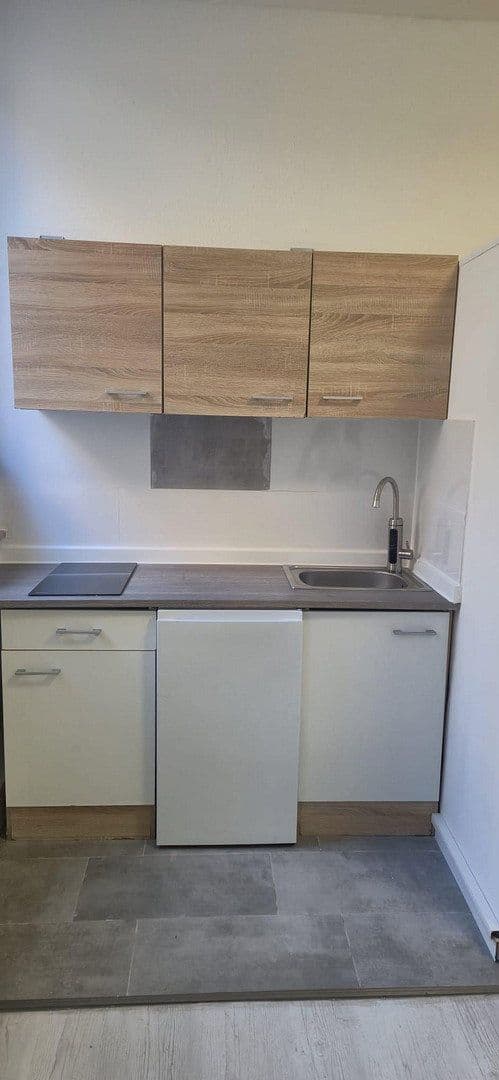 Pronájem bytu 1+1 20 m², Stubenlohstr. 6, Erlangen, Bavorsko Pronájem bytu 1+1 20 m², Stubenlohstr. 6, Erlangen, Bavorsko