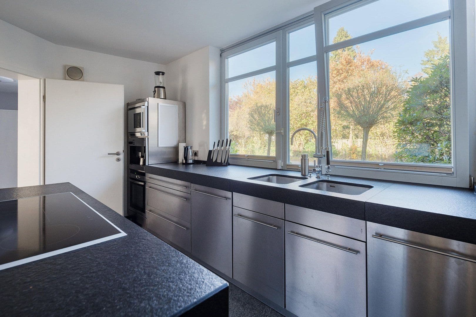 Prodej domu 270 m², pozemek 1.252 m², An den Birken 23 A, Jesteburg, Dolní Sasko Prodej domu 270 m², pozemek 1.252 m², An den Birken 23 A, Jesteburg, Dolní Sasko