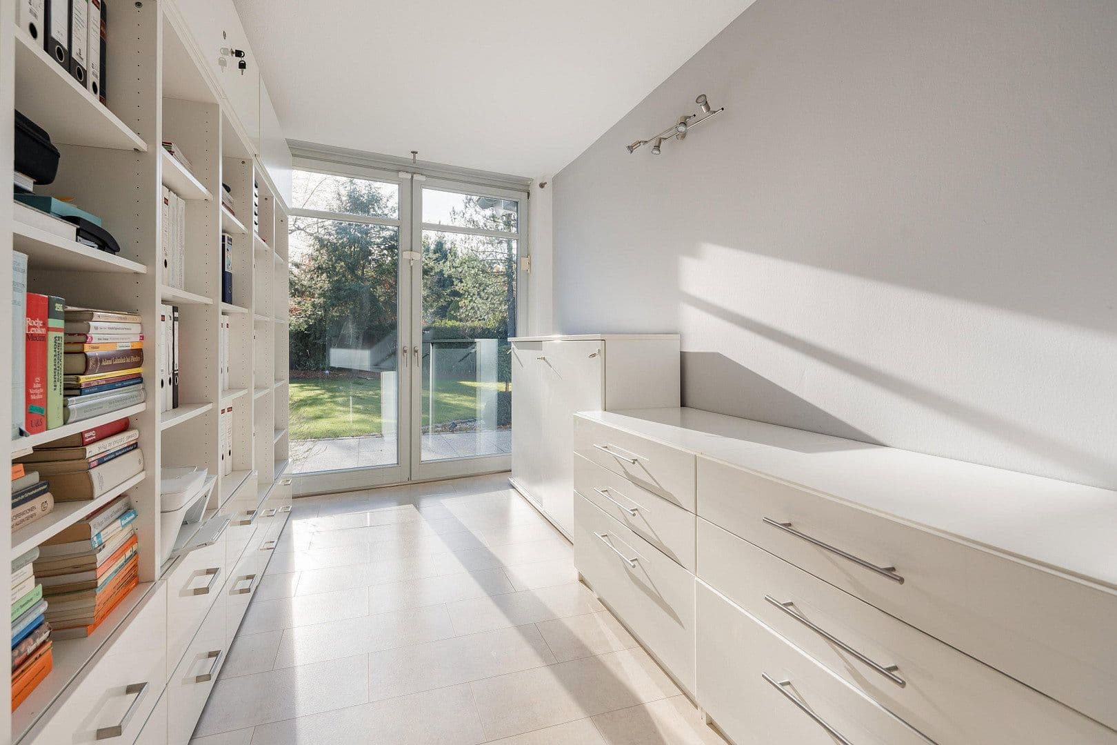 Prodej domu 270 m², pozemek 1.252 m², An den Birken 23 A, Jesteburg, Dolní Sasko Prodej domu 270 m², pozemek 1.252 m², An den Birken 23 A, Jesteburg, Dolní Sasko