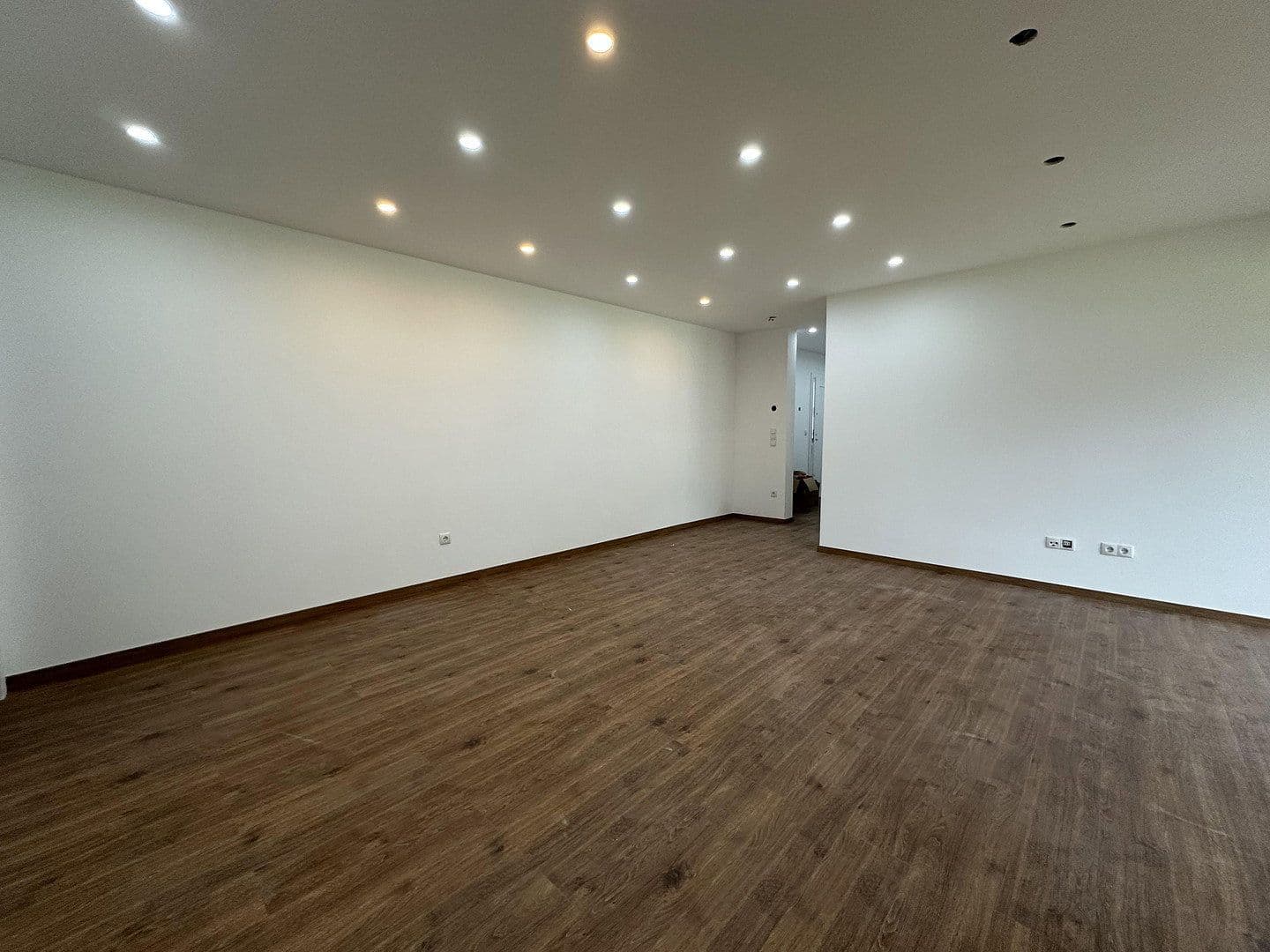 Pronájem kanceláře 92 m², Badstr. 131, Egloffstein, Bavorsko Pronájem kanceláře 92 m², Badstr. 131, Egloffstein, Bavorsko