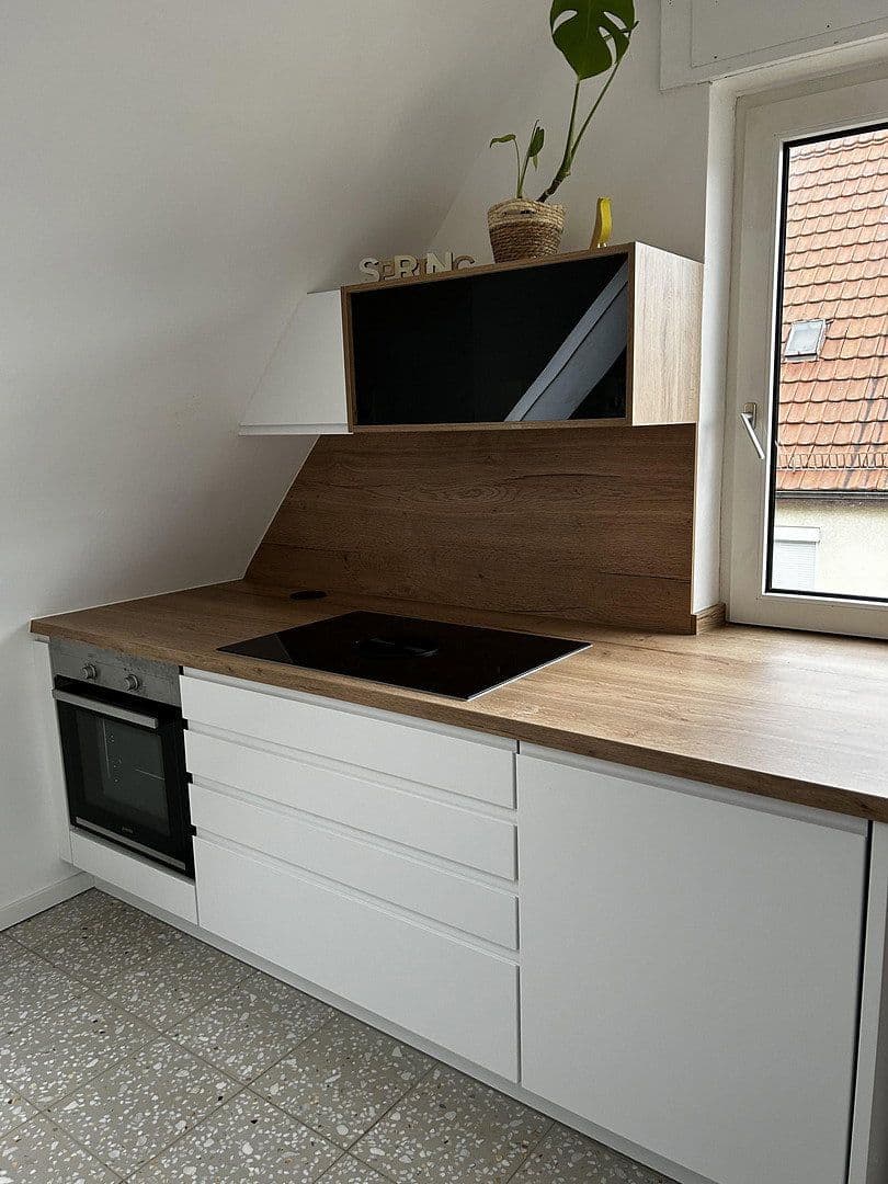 Pronájem bytu 2+1 36 m², Heilbronn, Bádensko-Württembersko Pronájem bytu 2+1 36 m², Heilbronn, Bádensko-Württembersko