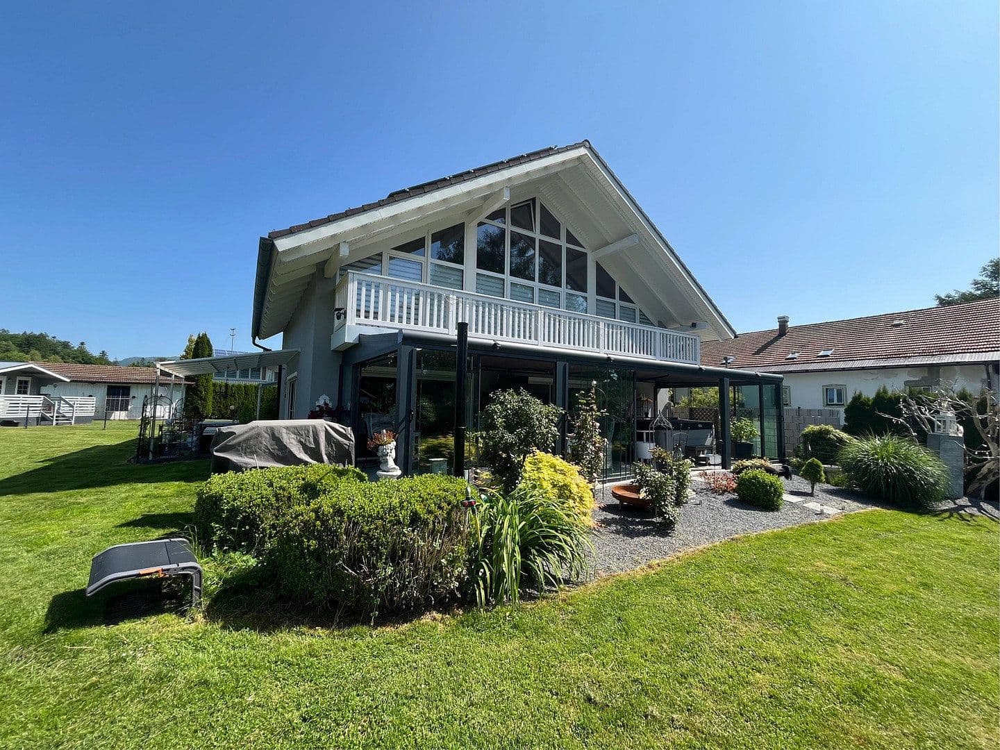 Prodej domu 384 m², pozemek 1.070 m², Sankt Oswald-Riedlhütte, Bavorsko Prodej domu 384 m², pozemek 1.070 m², Sankt Oswald-Riedlhütte, Bavorsko