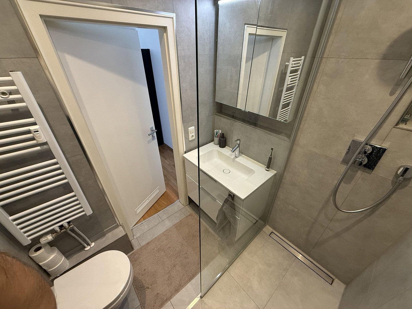 Pronájem bytu 2+1 70 m², Wilhelmstrasse, München, Bavorsko Pronájem bytu 2+1 70 m², Wilhelmstrasse, München, Bavorsko