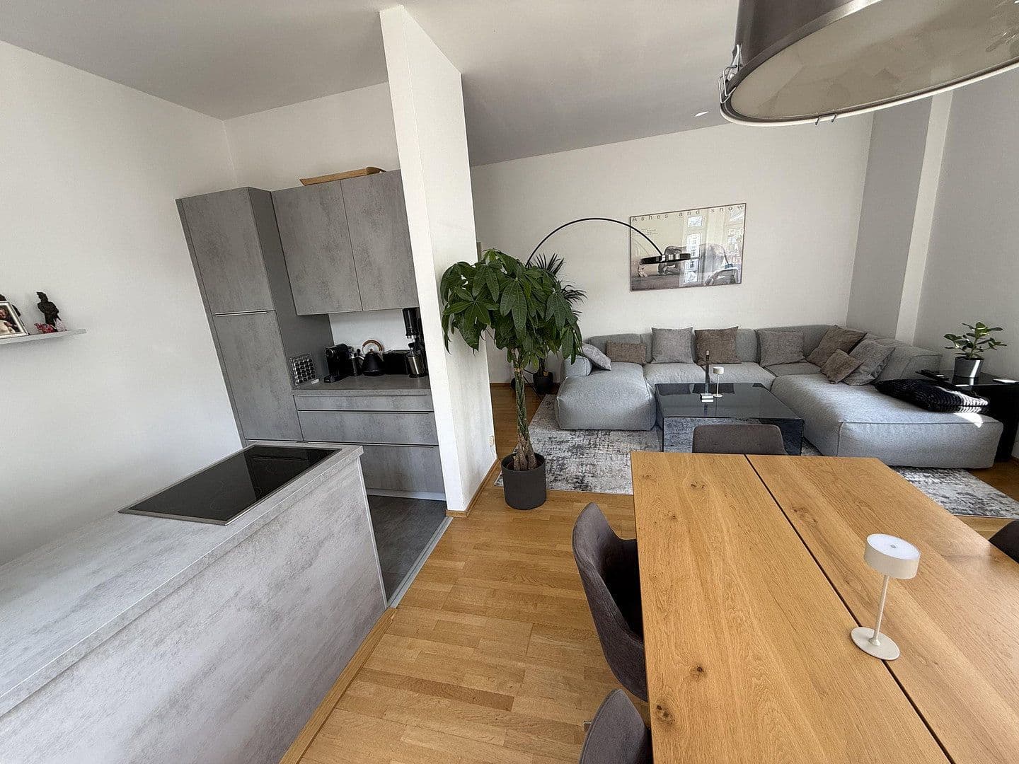 Pronájem bytu 2+1 70 m², Wilhelmstrasse, München, Bavorsko Pronájem bytu 2+1 70 m², Wilhelmstrasse, München, Bavorsko