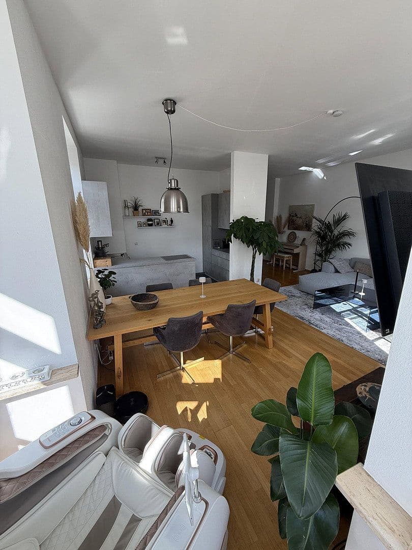 Pronájem bytu 2+1 70 m², Wilhelmstrasse, München, Bavorsko Pronájem bytu 2+1 70 m², Wilhelmstrasse, München, Bavorsko