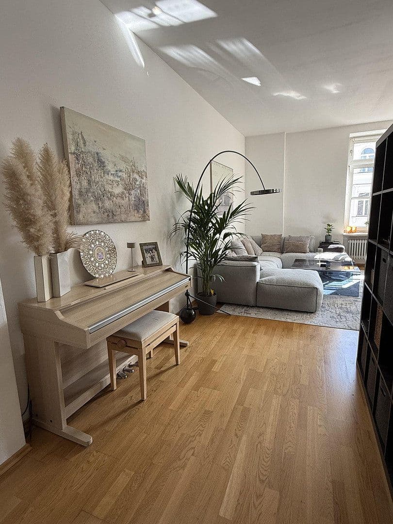 Pronájem bytu 2+1 70 m², Wilhelmstrasse, München, Bavorsko Pronájem bytu 2+1 70 m², Wilhelmstrasse, München, Bavorsko