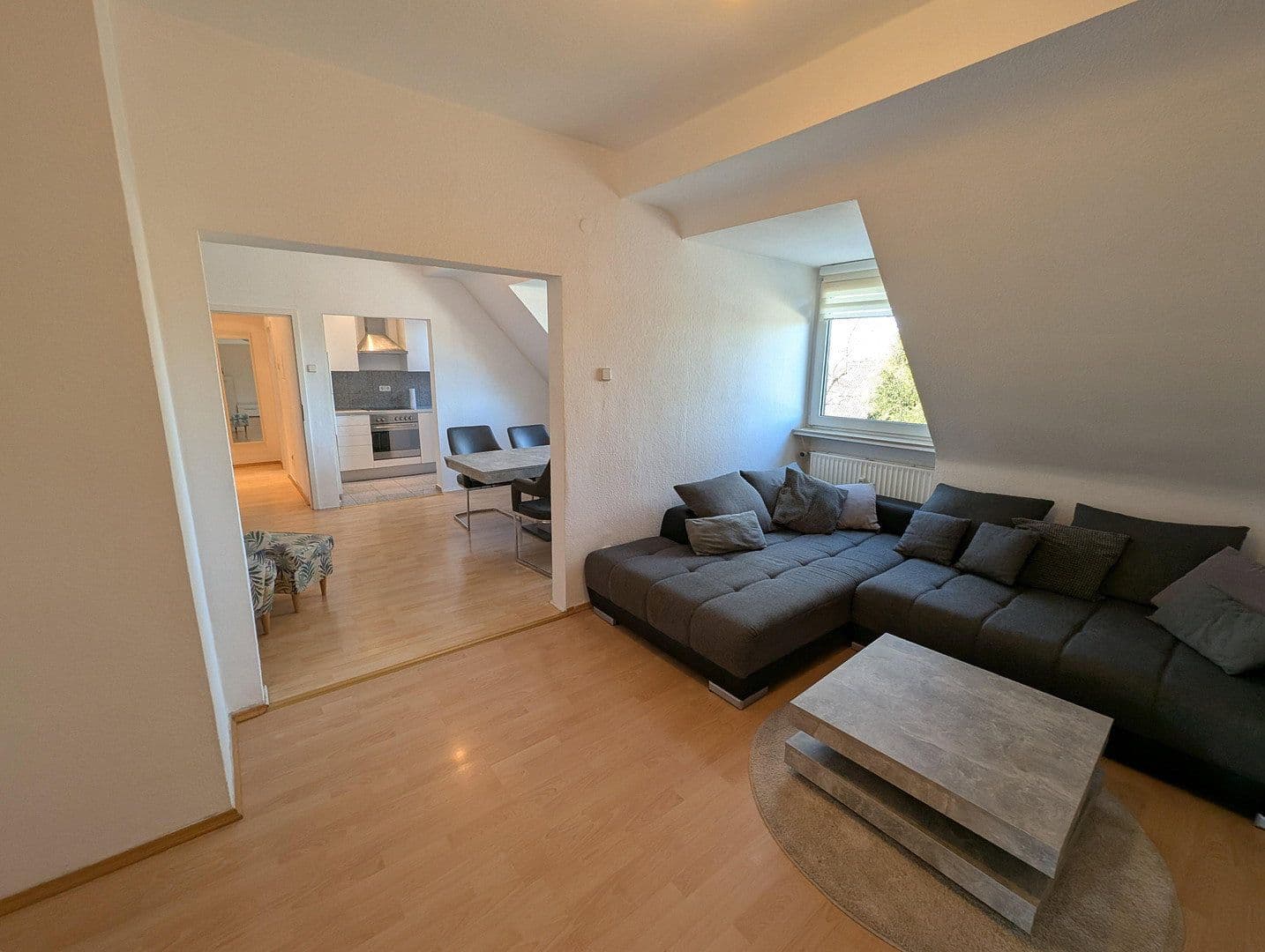 Pronájem bytu 3+1 63 m², Hüttmannstr. 42-44, Essen, Severní Porýní-Vestfálsko Pronájem bytu 3+1 63 m², Hüttmannstr. 42-44, Essen, Severní Porýní-Vestfálsko