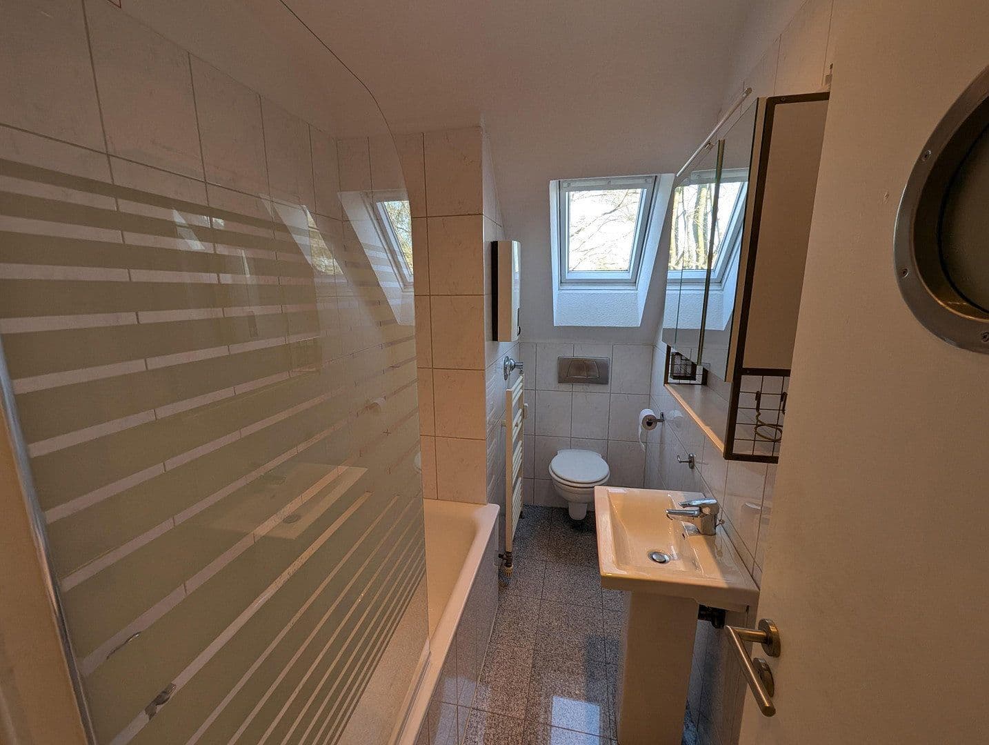 Pronájem bytu 3+1 63 m², Hüttmannstr. 42-44, Essen, Severní Porýní-Vestfálsko Pronájem bytu 3+1 63 m², Hüttmannstr. 42-44, Essen, Severní Porýní-Vestfálsko