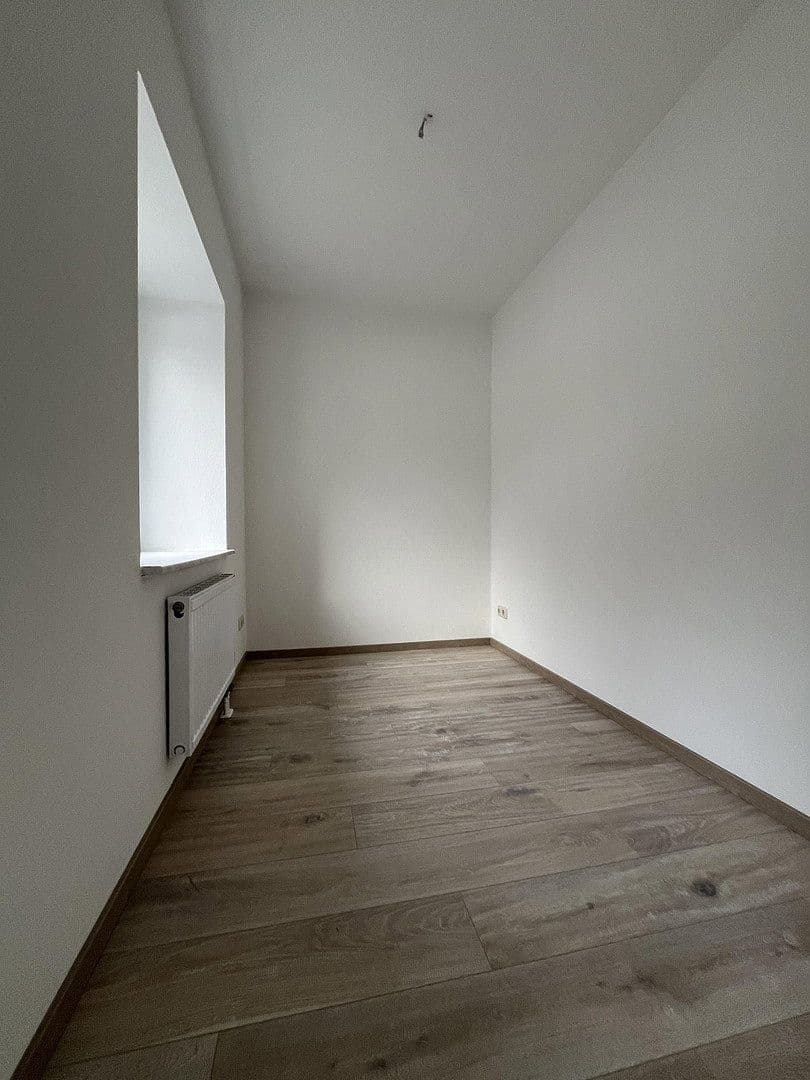 Pronájem bytu 2+1 40 m², Wasserschlossweg 1, Chemnitz, Sasko Pronájem bytu 2+1 40 m², Wasserschlossweg 1, Chemnitz, Sasko