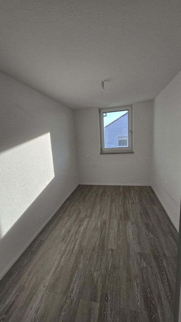 Pronájem bytu 4+1 68 m², Gemmingen, Bádensko-Württembersko Pronájem bytu 4+1 68 m², Gemmingen, Bádensko-Württembersko