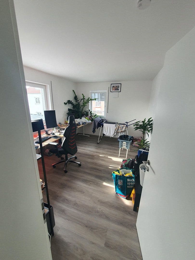 Pronájem bytu 3+1 87 m², Schrobenhausener Str. 32, Ingolstadt, Bavorsko Pronájem bytu 3+1 87 m², Schrobenhausener Str. 32, Ingolstadt, Bavorsko