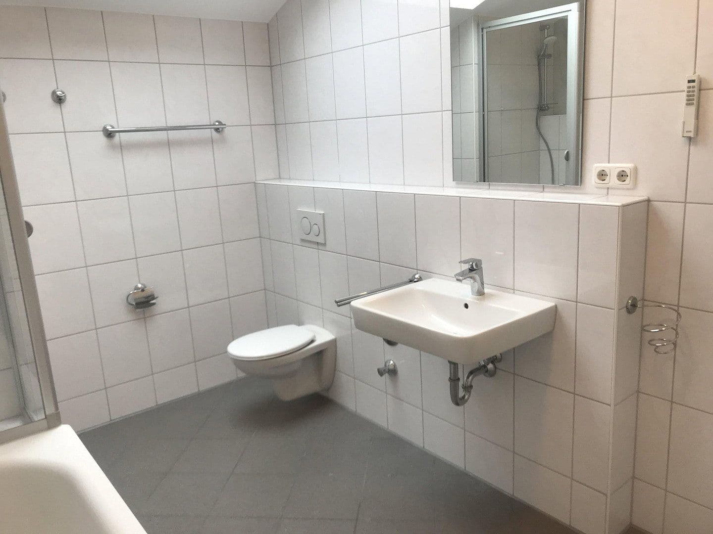 Pronájem bytu 3+1 90 m², Bahnhofstraße 47d, Groß-Bieberau, Hessen Pronájem bytu 3+1 90 m², Bahnhofstraße 47d, Groß-Bieberau, Hessen