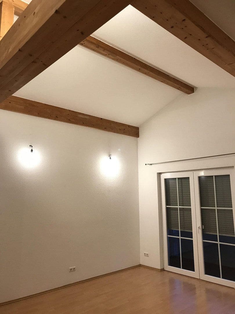 Pronájem bytu 3+1 90 m², Bahnhofstraße 47d, Groß-Bieberau, Hessen Pronájem bytu 3+1 90 m², Bahnhofstraße 47d, Groß-Bieberau, Hessen