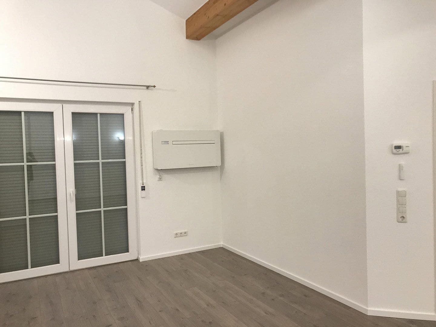 Pronájem bytu 3+1 90 m², Bahnhofstraße 47d, Groß-Bieberau, Hessen Pronájem bytu 3+1 90 m², Bahnhofstraße 47d, Groß-Bieberau, Hessen