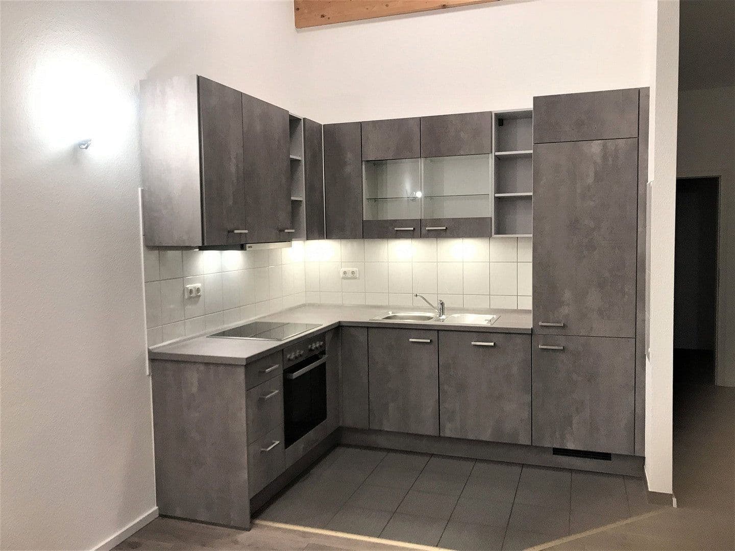 Pronájem bytu 3+1 90 m², Bahnhofstraße 47d, Groß-Bieberau, Hessen Pronájem bytu 3+1 90 m², Bahnhofstraße 47d, Groß-Bieberau, Hessen