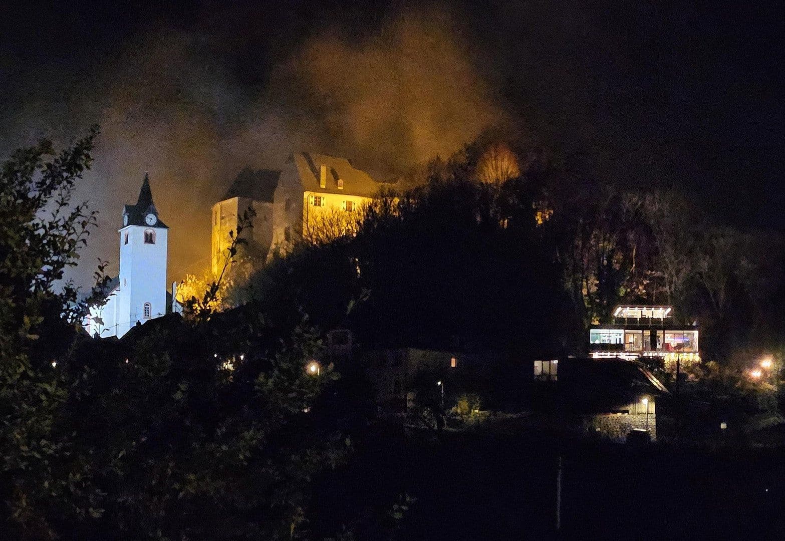 Prodej domu 206 m², pozemek 1.227 m², Westerburg, Porýní-Falc Prodej domu 206 m², pozemek 1.227 m², Westerburg, Porýní-Falc