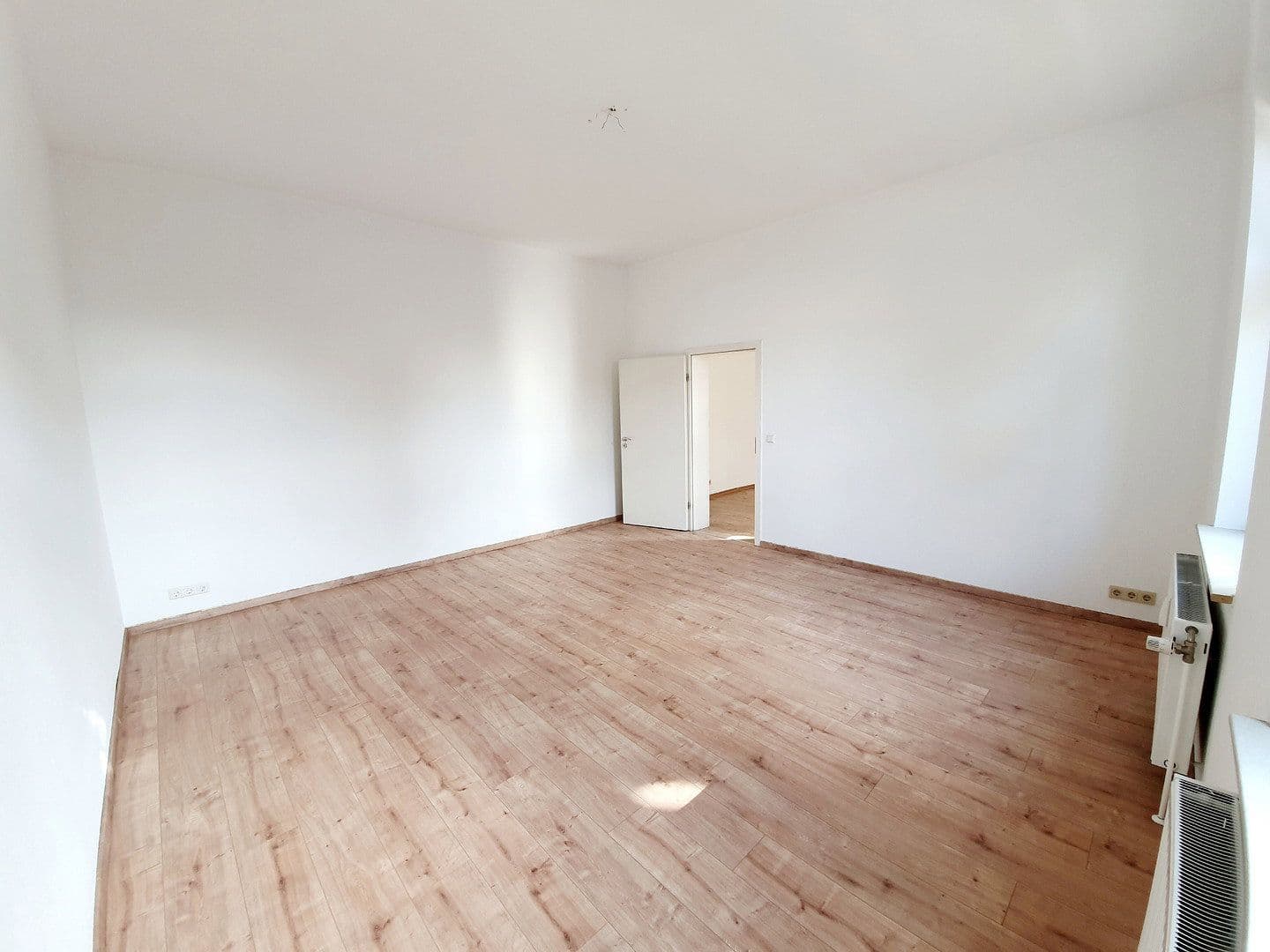 Pronájem bytu 2+1 73 m², Lindenstraße 32, Velten, Braniborsko Pronájem bytu 2+1 73 m², Lindenstraße 32, Velten, Braniborsko