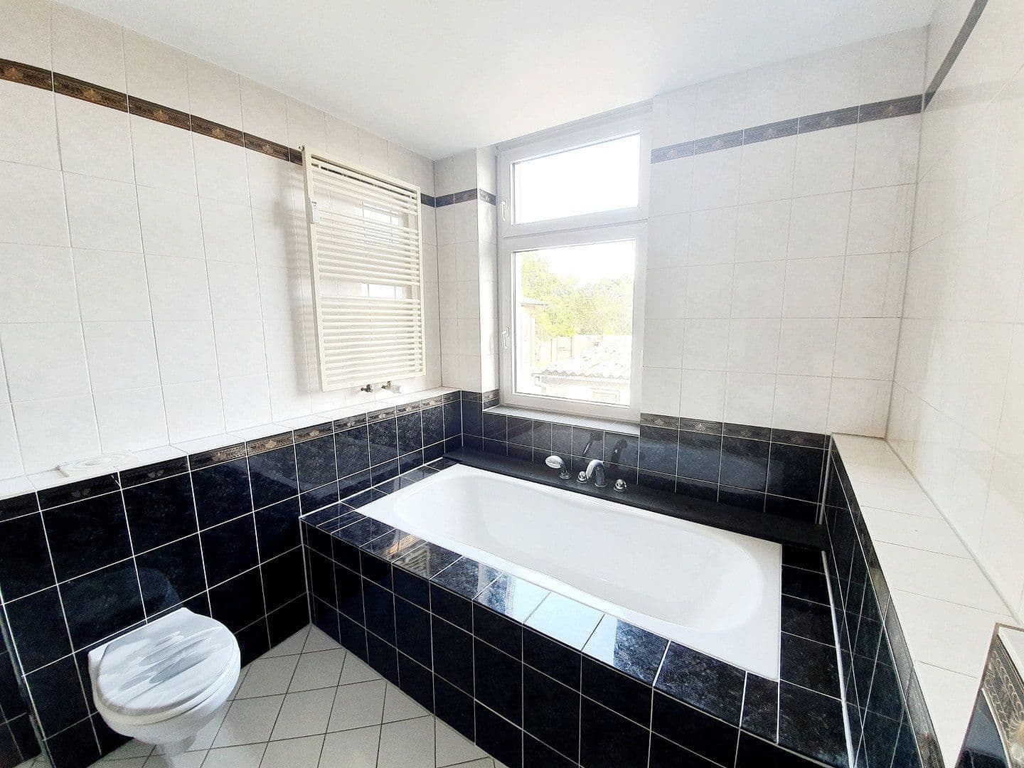 Pronájem bytu 2+1 73 m², Lindenstraße 32, Velten, Braniborsko Pronájem bytu 2+1 73 m², Lindenstraße 32, Velten, Braniborsko