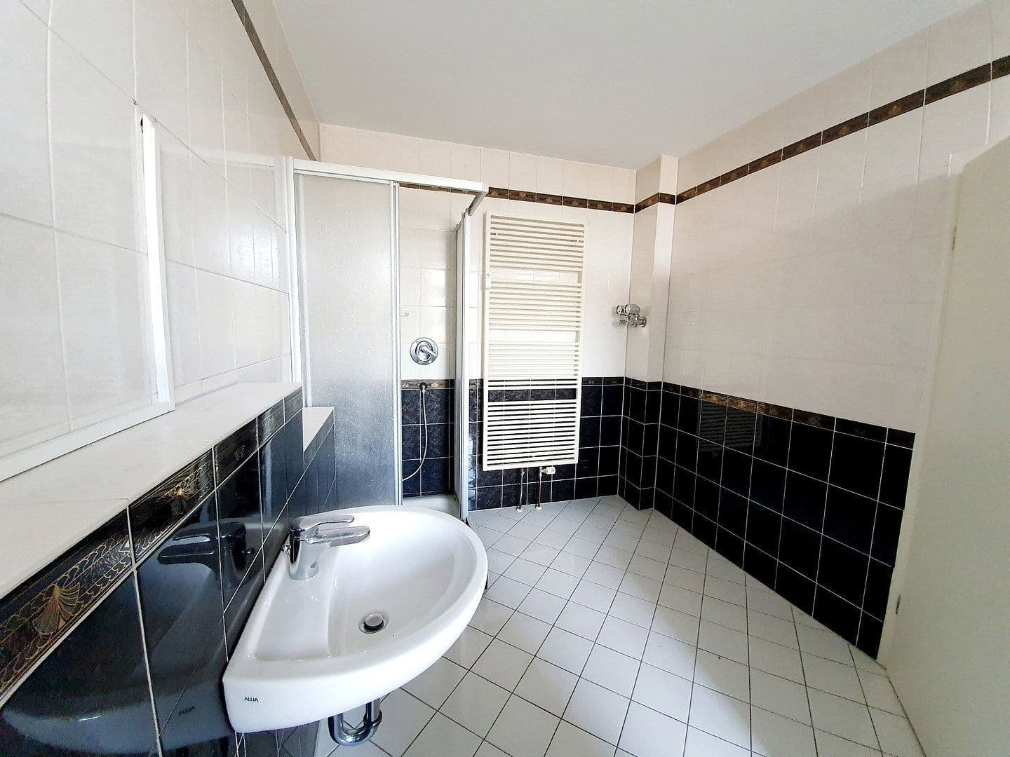 Pronájem bytu 2+1 73 m², Lindenstraße 32, Velten, Braniborsko Pronájem bytu 2+1 73 m², Lindenstraße 32, Velten, Braniborsko