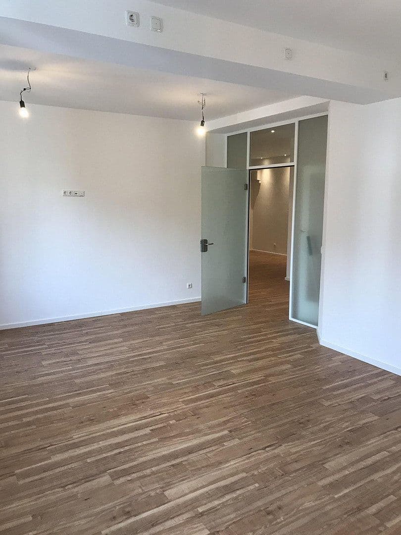 Pronájem kanceláře 145 m², Bahnhofstraße 21, Penzberg, Bavorsko Pronájem kanceláře 145 m², Bahnhofstraße 21, Penzberg, Bavorsko