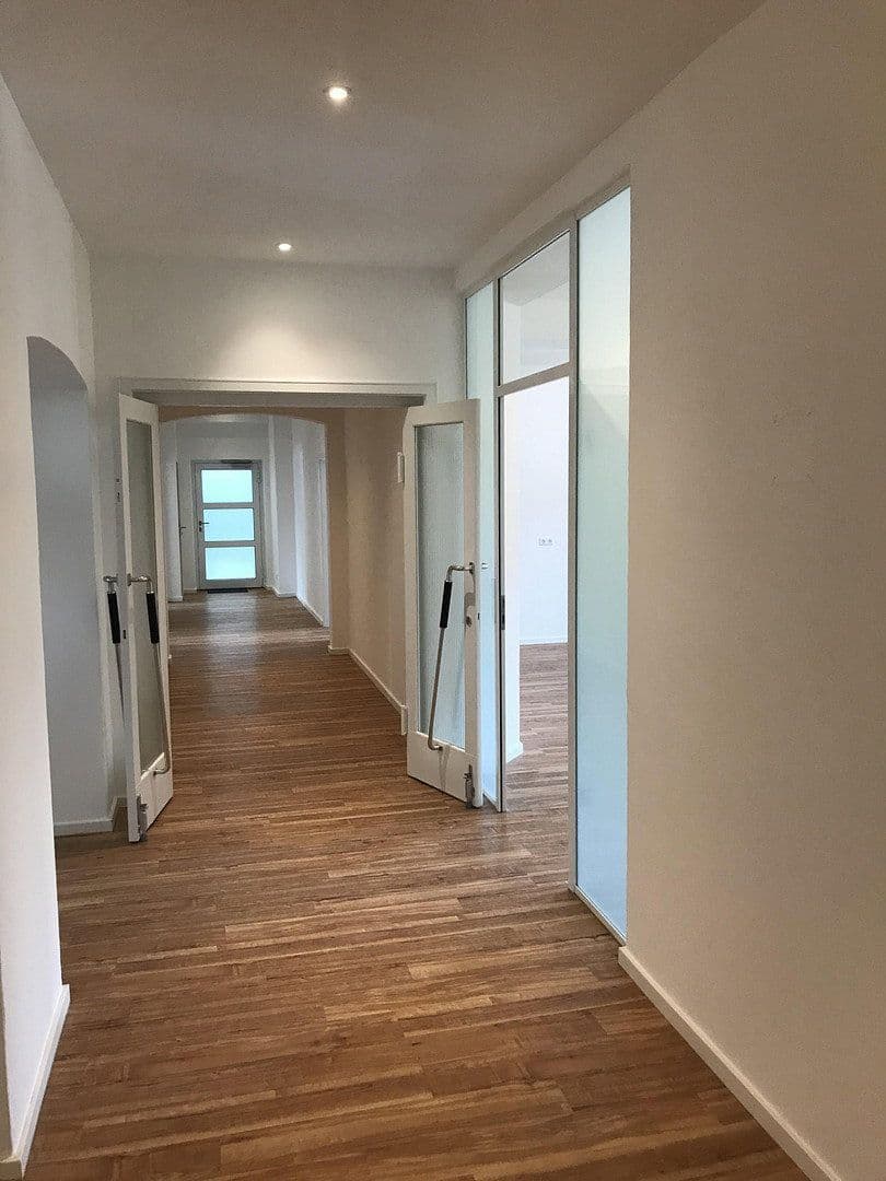 Pronájem kanceláře 145 m², Bahnhofstraße 21, Penzberg, Bavorsko Pronájem kanceláře 145 m², Bahnhofstraße 21, Penzberg, Bavorsko
