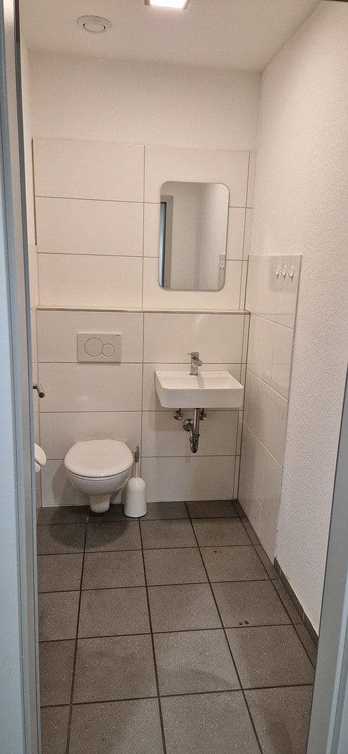 Pronájem nebytového prostoru 1.999 m², Mittelweg 4, Großostheim, Bavorsko Pronájem nebytového prostoru 1.999 m², Mittelweg 4, Großostheim, Bavorsko