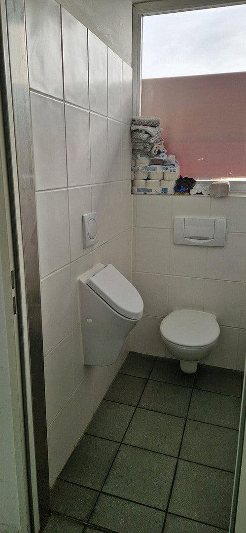 Pronájem nebytového prostoru 1.999 m², Mittelweg 4, Großostheim, Bavorsko Pronájem nebytového prostoru 1.999 m², Mittelweg 4, Großostheim, Bavorsko