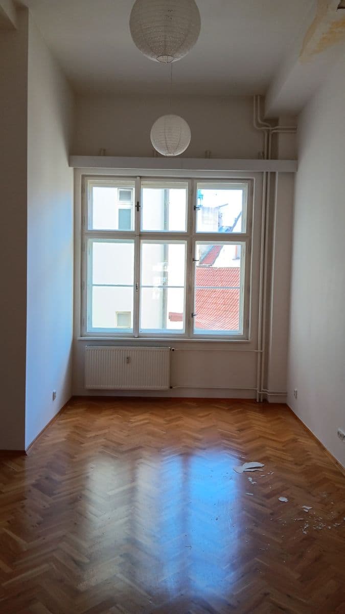 Pronájem bytu 4+1 174 m², Staroměstské náměstí, Praha, Praha Pronájem bytu 4+1 174 m², Staroměstské náměstí, Praha, Praha