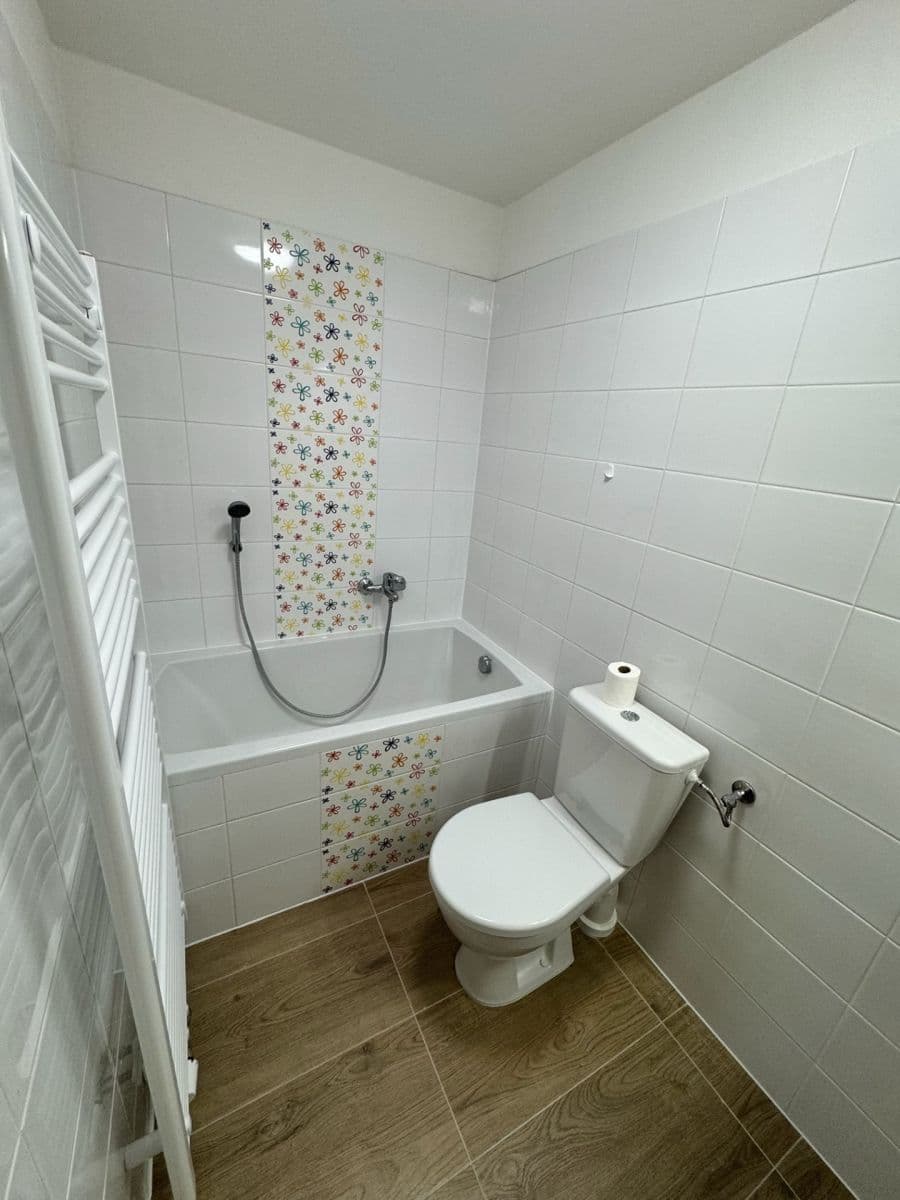 Pronájem bytu 2+kk 43 m², Mikšíčkova, Brno, Jihomoravský kraj Pronájem bytu 2+kk 43 m², Mikšíčkova, Brno, Jihomoravský kraj