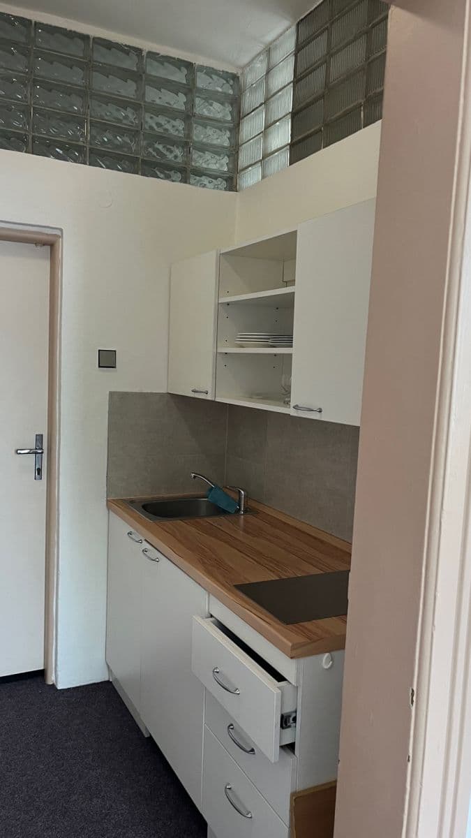 Pronájem kanceláře 65 m², Hlubinská, Ostrava, Moravskoslezský kraj Pronájem kanceláře 65 m², Hlubinská, Ostrava, Moravskoslezský kraj