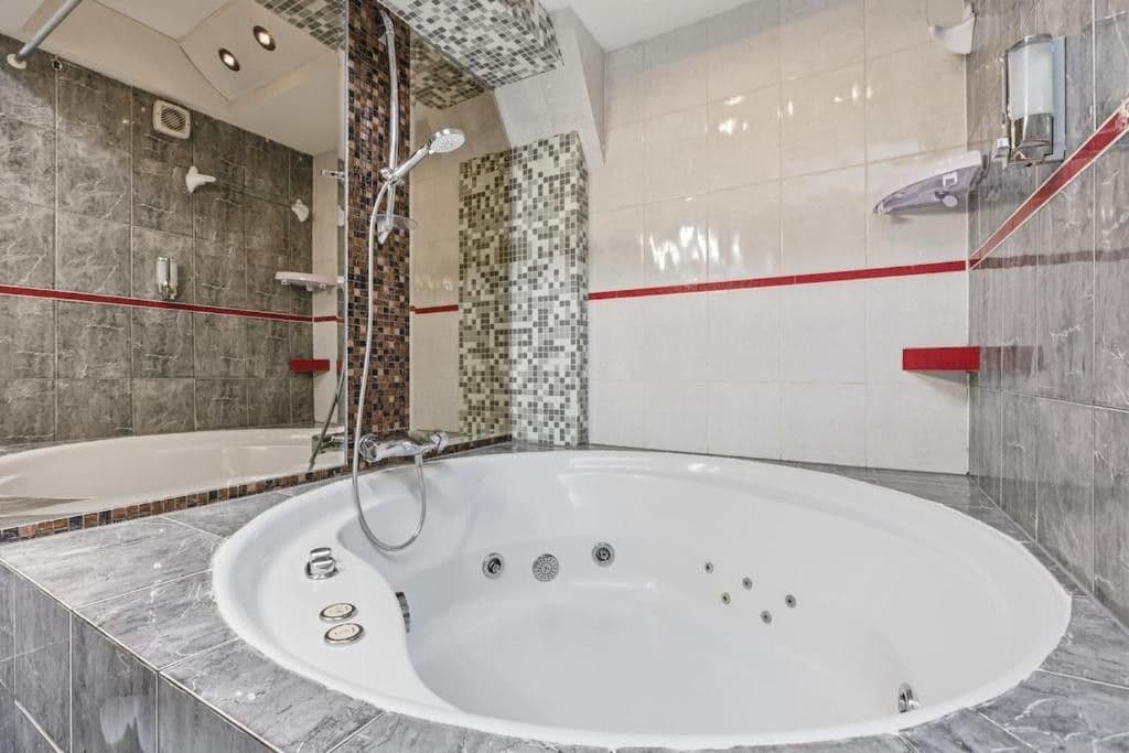 Prodej bytu 2+kk 86 m², Horova, Karlovy Vary, Karlovarský kraj Prodej bytu 2+kk 86 m², Horova, Karlovy Vary, Karlovarský kraj