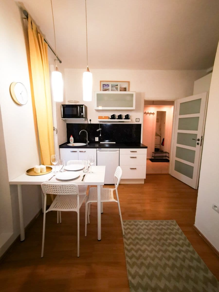 Pronájem bytu 1+kk 27 m², Za Poříčskou bránou, Praha, Praha Pronájem bytu 1+kk 27 m², Za Poříčskou bránou, Praha, Praha