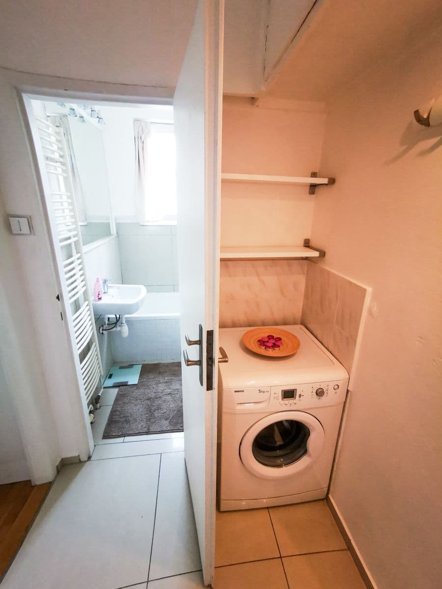 Pronájem bytu 1+kk 27 m², Za Poříčskou bránou, Praha, Praha Pronájem bytu 1+kk 27 m², Za Poříčskou bránou, Praha, Praha