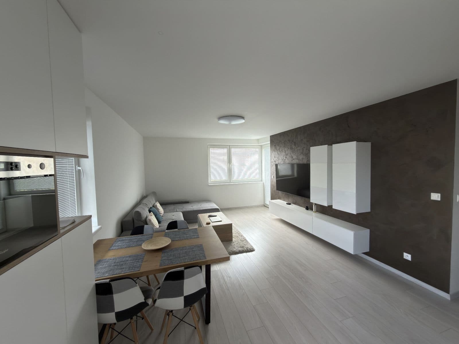 Pronájem bytu 2+1 54 m², Uzbecká, Podunajské Biskupice, Bratislavský kraj Pronájem bytu 2+1 54 m², Uzbecká, Podunajské Biskupice, Bratislavský kraj