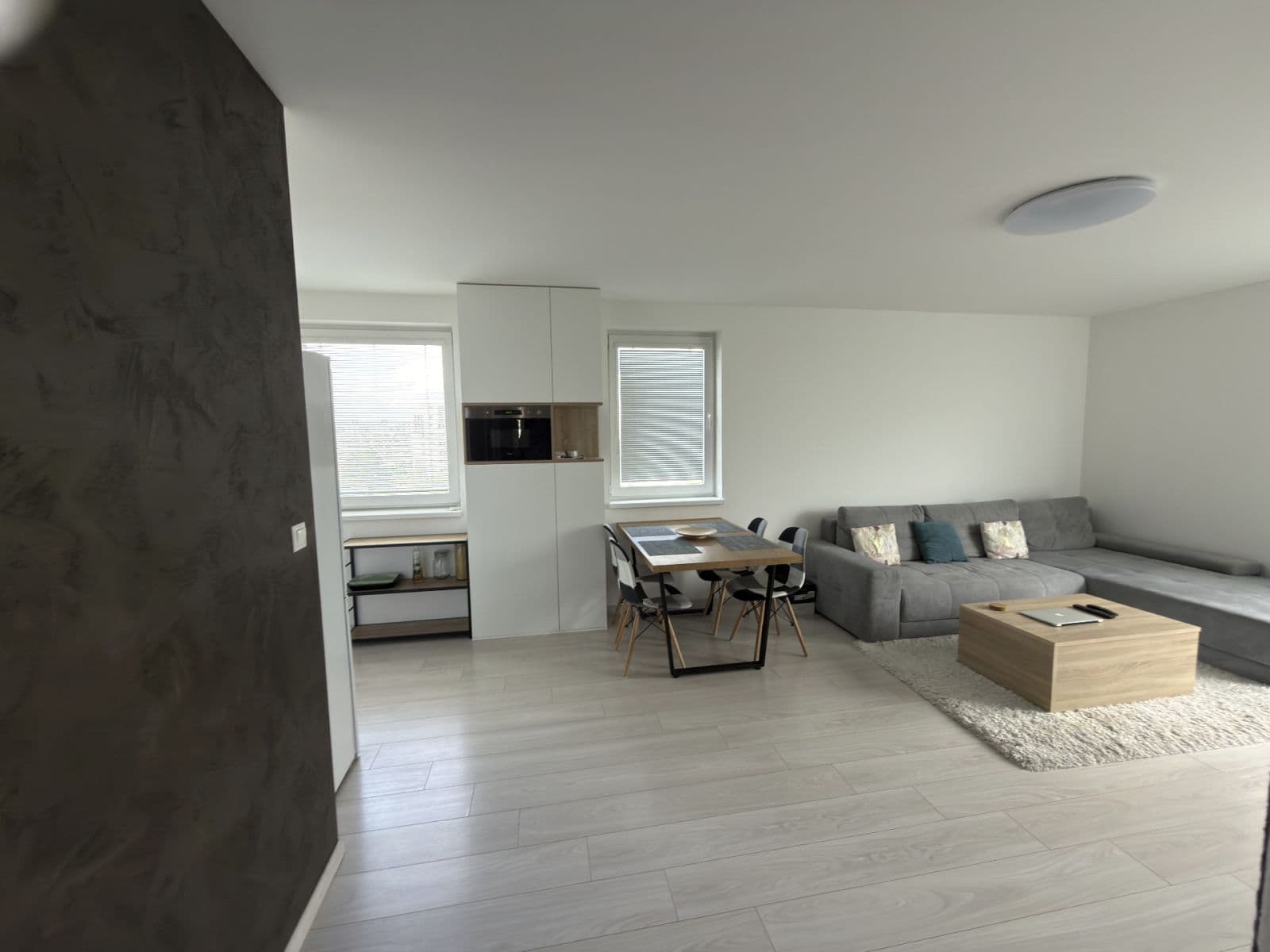 Pronájem bytu 2+1 54 m², Uzbecká, Podunajské Biskupice, Bratislavský kraj Pronájem bytu 2+1 54 m², Uzbecká, Podunajské Biskupice, Bratislavský kraj