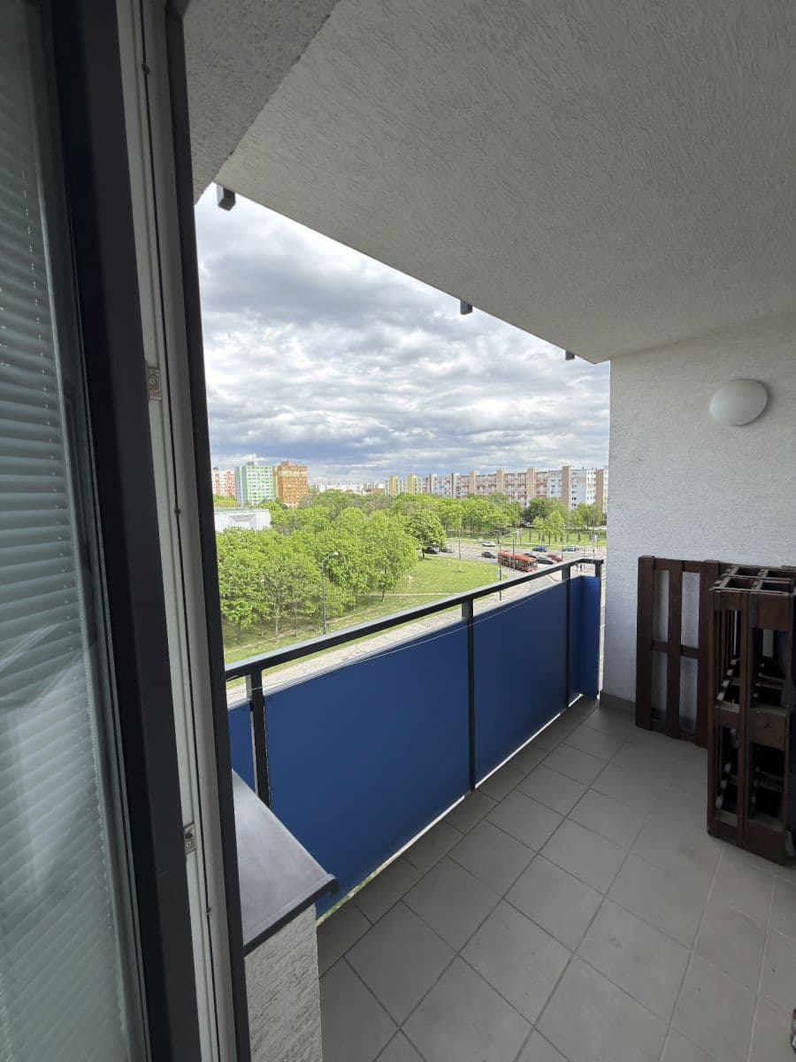 Pronájem bytu 2+1 54 m², Uzbecká, Podunajské Biskupice, Bratislavský kraj Pronájem bytu 2+1 54 m², Uzbecká, Podunajské Biskupice, Bratislavský kraj