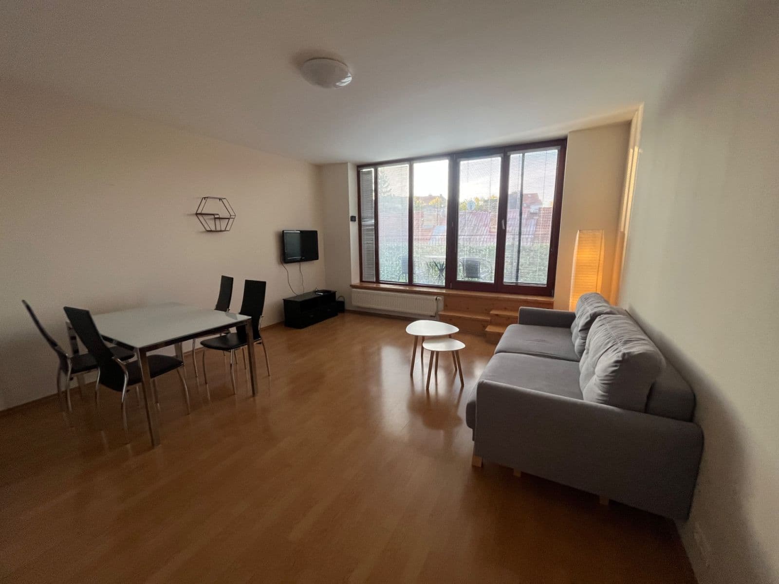 Pronájem bytu 2+kk 62 m², Podle Náhonu, Praha, Praha Pronájem bytu 2+kk 62 m², Podle Náhonu, Praha, Praha