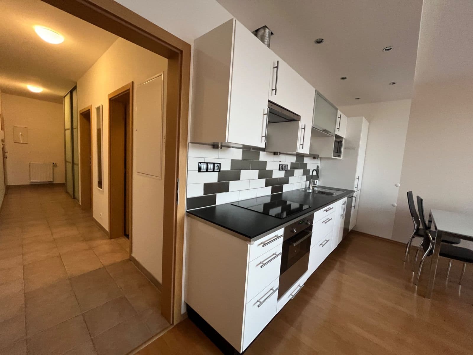 Pronájem bytu 2+kk 62 m², Podle Náhonu, Praha, Praha Pronájem bytu 2+kk 62 m², Podle Náhonu, Praha, Praha