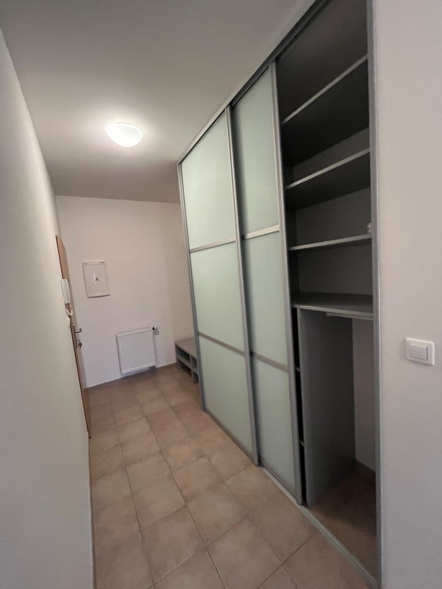 Pronájem bytu 2+kk 62 m², Podle Náhonu, Praha, Praha Pronájem bytu 2+kk 62 m², Podle Náhonu, Praha, Praha
