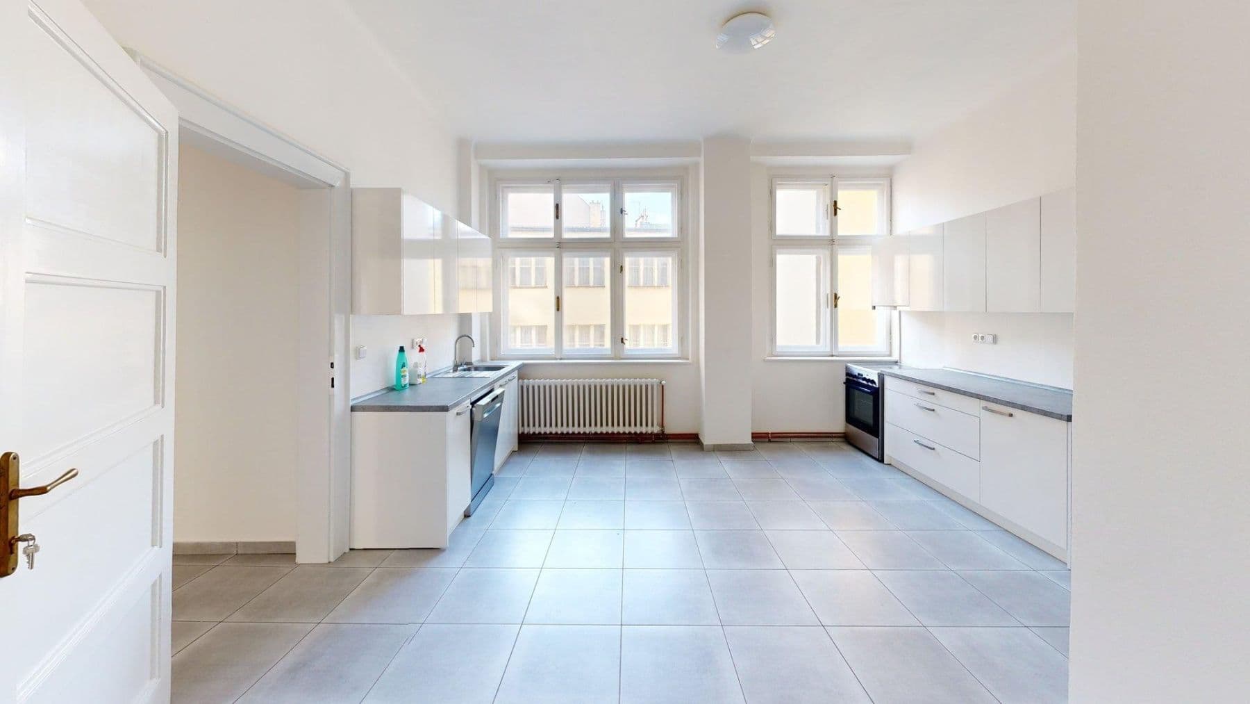 Pronájem bytu 3+1 142 m², Melantrichova, Praha, Praha Pronájem bytu 3+1 142 m², Melantrichova, Praha, Praha