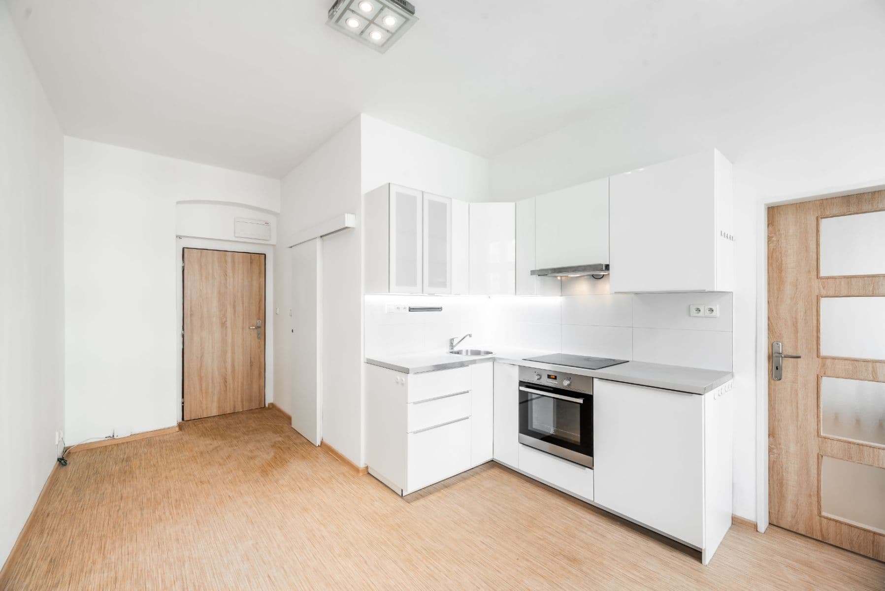 Prodej bytu 2+kk 38 m², Holečkova, Praha, Praha Prodej bytu 2+kk 38 m², Holečkova, Praha, Praha