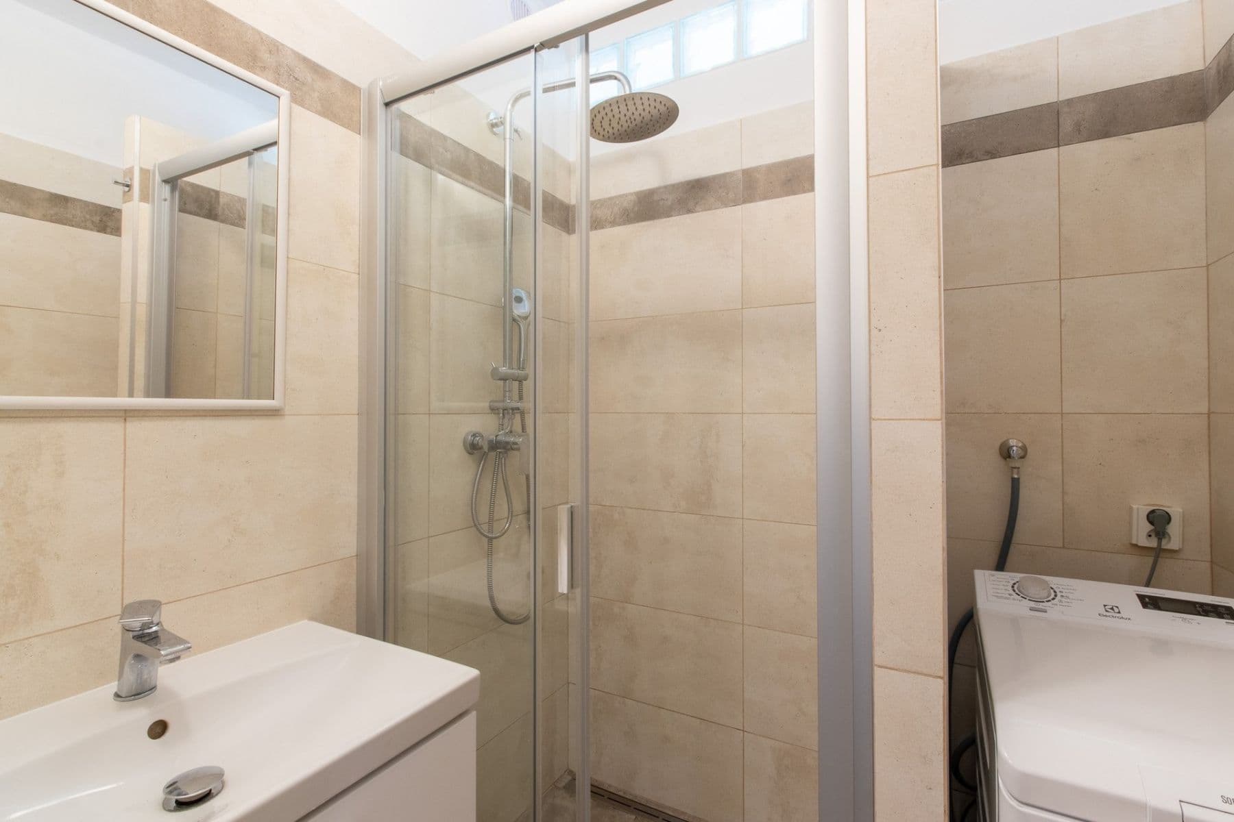 Pronájem bytu 3+1 64 m², Na Petřinách, Praha, Praha Pronájem bytu 3+1 64 m², Na Petřinách, Praha, Praha